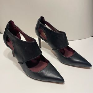 Coach Women’s Heels In Size 7 Black. 3 Inch Heel. Great Condition. Ships Fast!